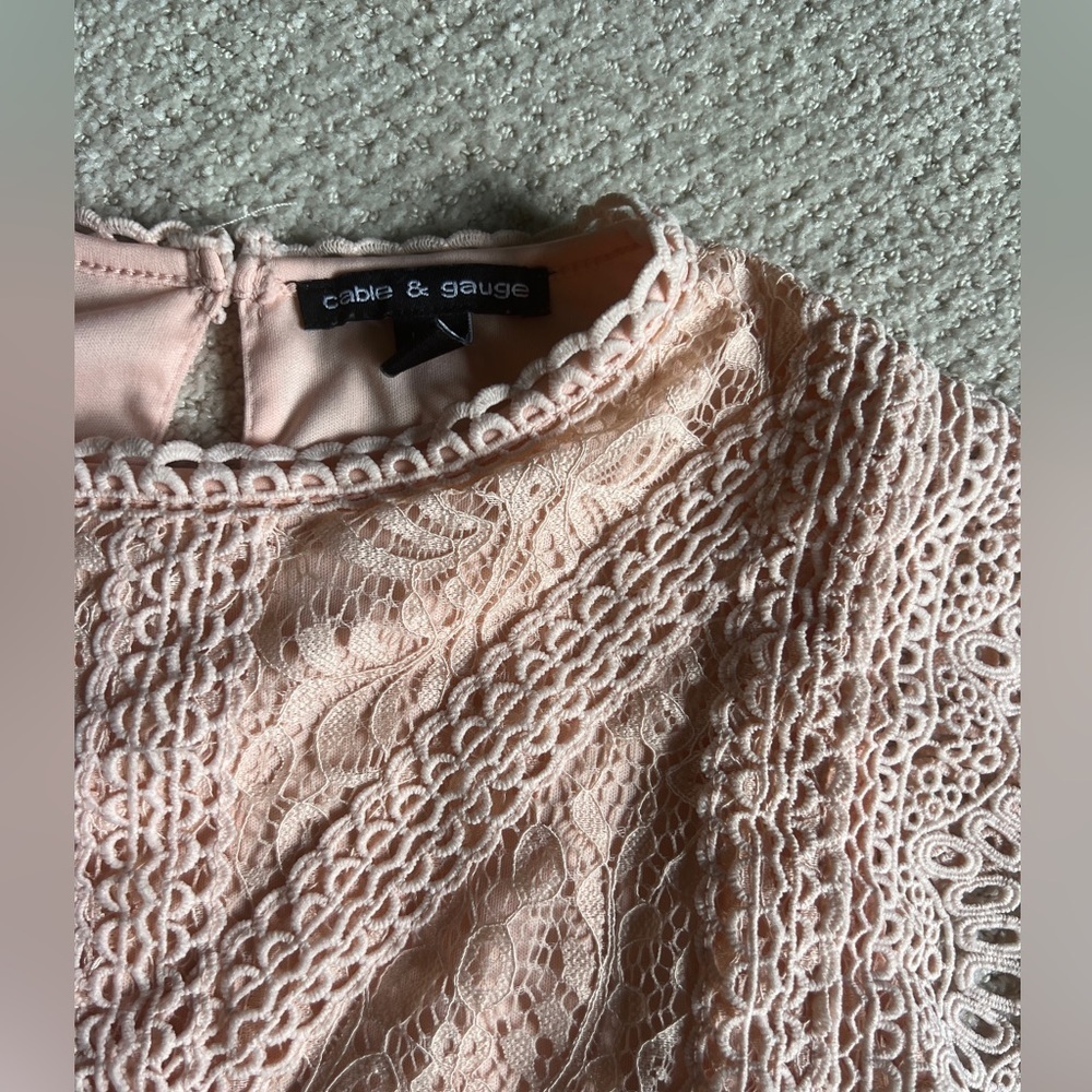 Cable & Gauge Pink Lace Sleeveless Cap Sleeve Blouse Large - Picture 3 of 11